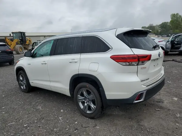 5TDDGRFH2JS050198 2018 TOYOTA HIGHLANDER - Image 2