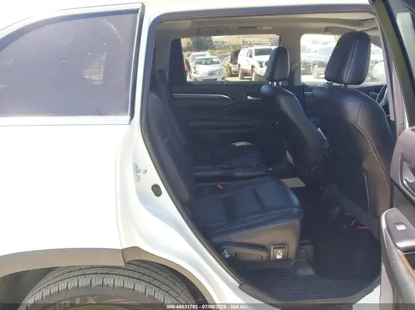 5TDDGRFH2KS059209 2019 TOYOTA HIGHLANDER - Image 8