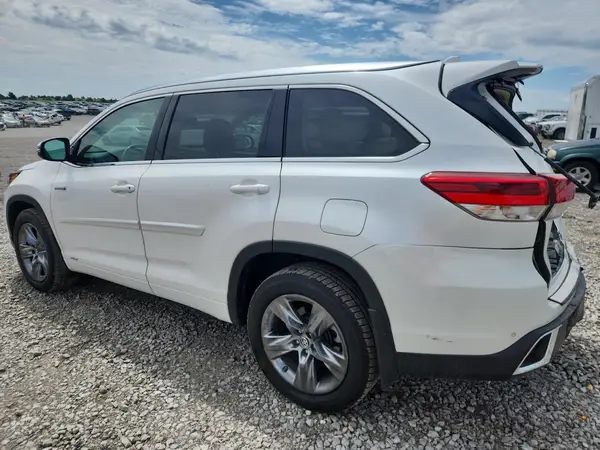 5TDDGRFH2KS060425 2019 TOYOTA HIGHLANDER - Image 2