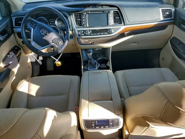 5TDDGRFH2KS067374 2019 TOYOTA HIGHLANDER - Image 8