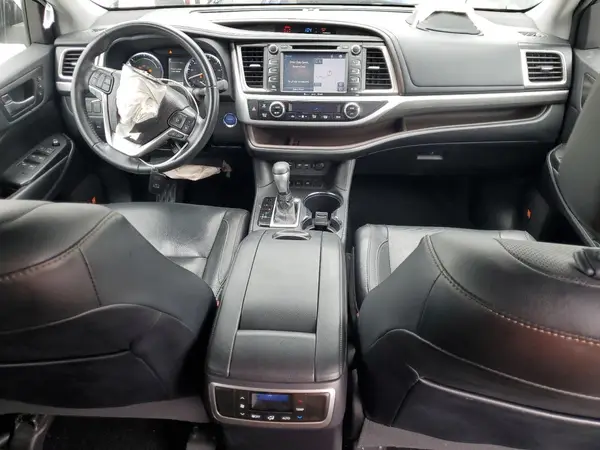 5TDDGRFH2KS069447 2019 TOYOTA HIGHLANDER - Image 8