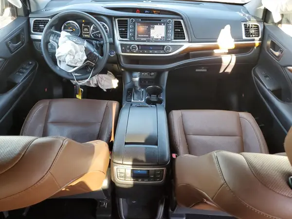 5TDDGRFH2KS073174 2019 TOYOTA HIGHLANDER - Image 8