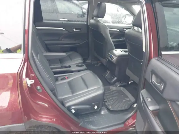 5TDDGRFH2KS073207 2019 TOYOTA HIGHLANDER - Image 8