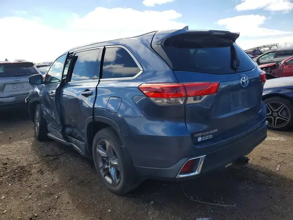 5TDDGRFH3HS022503 2017 TOYOTA HIGHLANDER - Image 2