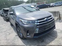 5TDDGRFH3HS023117 2017 TOYOTA HIGHLANDER