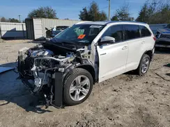 5TDDGRFH3HS025451 2017 TOYOTA HIGHLANDER