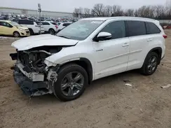 5TDDGRFH3HS025627 2017 TOYOTA HIGHLANDER
