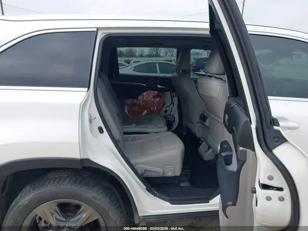 5TDDGRFH3HS032206 2017 TOYOTA HIGHLANDER - Image 8