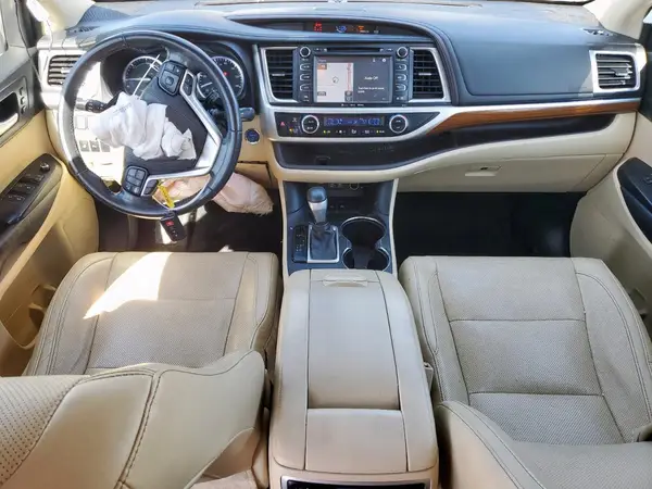 5TDDGRFH3HS032223 2017 TOYOTA HIGHLANDER - Image 8