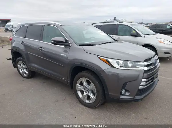 5TDDGRFH3HS034490 2017 TOYOTA HIGHLANDER - Image 1