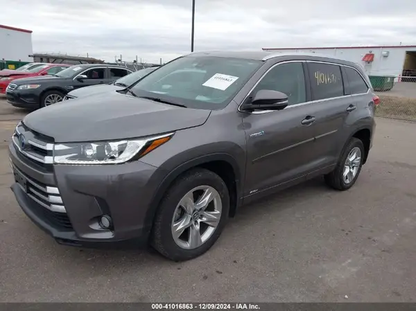5TDDGRFH3HS034490 2017 TOYOTA HIGHLANDER - Image 2