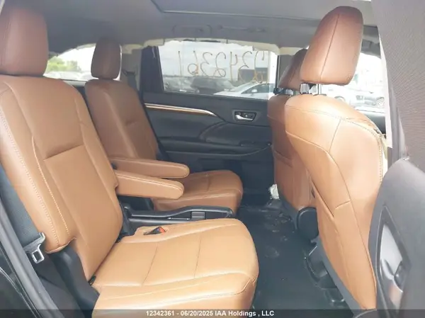5TDDGRFH3HS034862 2017 TOYOTA HIGHLANDER - Image 8