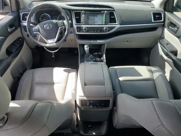5TDDGRFH3HS035753 2017 TOYOTA HIGHLANDER - Image 8