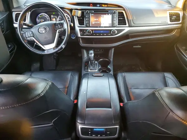 5TDDGRFH3JS042014 2018 TOYOTA HIGHLANDER - Image 8