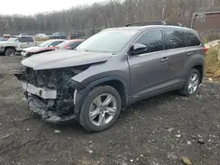 5TDDGRFH3JS043678 2018 TOYOTA HIGHLANDER