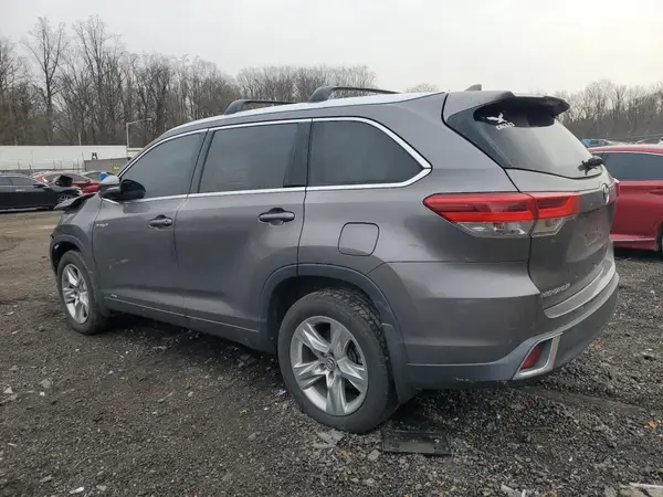 5TDDGRFH3JS043678 2018 TOYOTA HIGHLANDER - Image 2