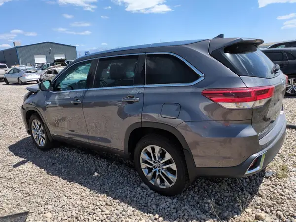 5TDDGRFH3KS059106 2019 TOYOTA HIGHLANDER - Image 2