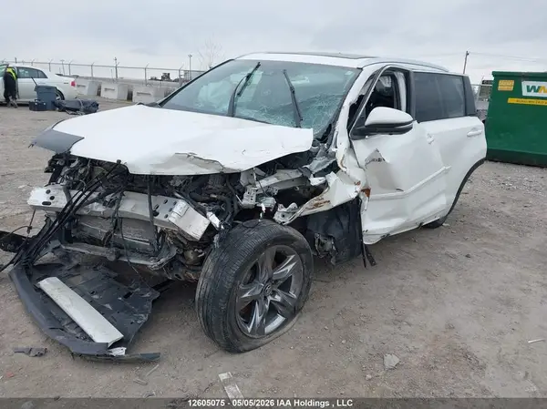 5TDDGRFH3KS061891 2019 TOYOTA HIGHLANDER - Image 2