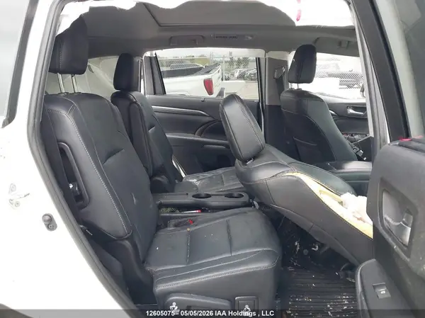 5TDDGRFH3KS061891 2019 TOYOTA HIGHLANDER - Image 8