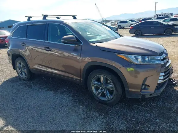 5TDDGRFH3KS064581 2019 TOYOTA HIGHLANDER - Image 1