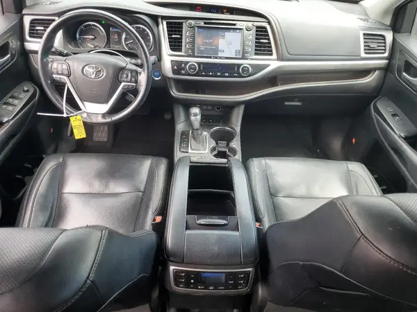 5TDDGRFH4HS022168 2017 TOYOTA HIGHLANDER - Image 8