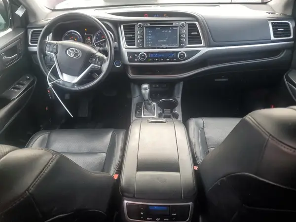 5TDDGRFH4HS026267 2017 TOYOTA HIGHLANDER - Image 8