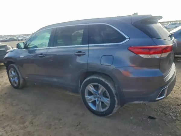 5TDDGRFH4HS031369 2017 TOYOTA HIGHLANDER - Image 2
