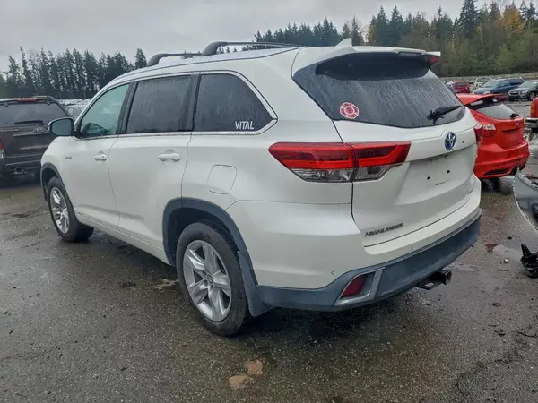 5TDDGRFH4HS032957 2017 TOYOTA HIGHLANDER - Image 2