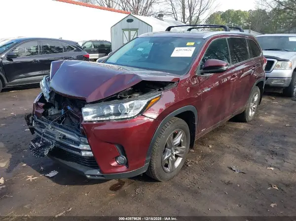 5TDDGRFH4HS035468 2017 TOYOTA HIGHLANDER - Image 2