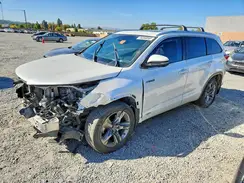 5TDDGRFH4JS041390 2018 TOYOTA HIGHLANDER