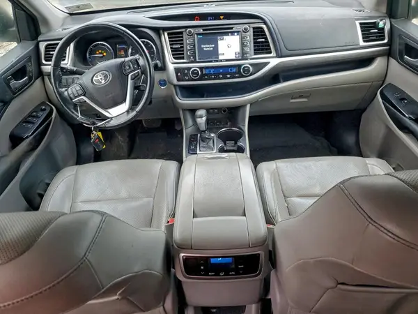 5TDDGRFH4JS042720 2018 TOYOTA HIGHLANDER - Image 8