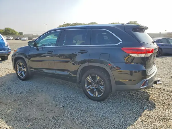 5TDDGRFH4JS046072 2018 TOYOTA HIGHLANDER - Image 2