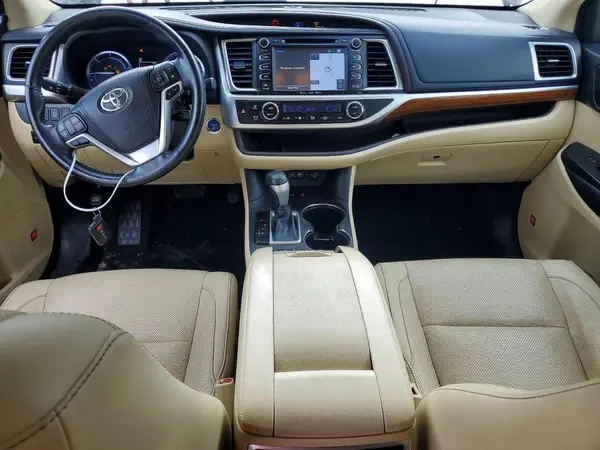 5TDDGRFH4JS047447 2018 TOYOTA HIGHLANDER - Image 8