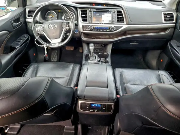 5TDDGRFH4JS049148 2018 TOYOTA HIGHLANDER - Image 8