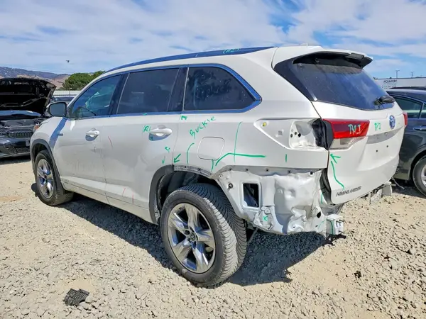 5TDDGRFH4KS055372 2019 TOYOTA HIGHLANDER - Image 2