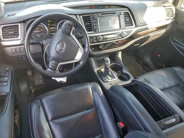 5TDDGRFH4KS055470 2019 TOYOTA HIGHLANDER - Image 8