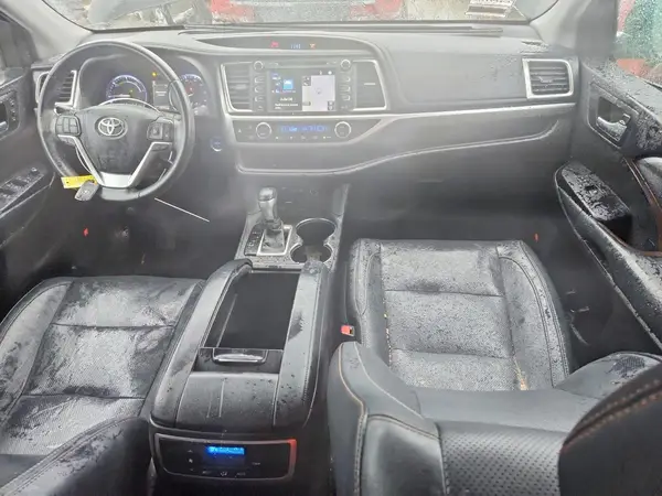 5TDDGRFH4KS057042 2019 TOYOTA HIGHLANDER - Image 8