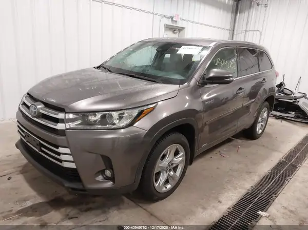 5TDDGRFH4KS057123 2019 TOYOTA HIGHLANDER - Image 2