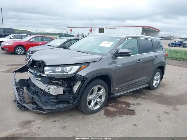 5TDDGRFH4KS072964 2019 TOYOTA HIGHLANDER - Image 2