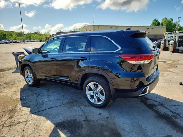 5TDDGRFH4KS077923 2019 TOYOTA HIGHLANDER - Image 2
