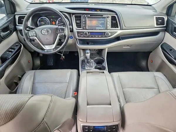 5TDDGRFH5HS021529 2017 TOYOTA HIGHLANDER - Image 8