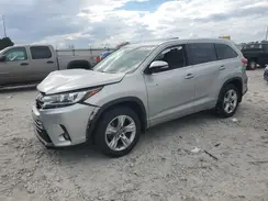 5TDDGRFH5HS022244 2017 TOYOTA HIGHLANDER