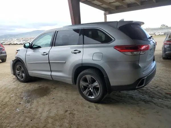 5TDDGRFH5HS024091 2017 TOYOTA HIGHLANDER - Image 2