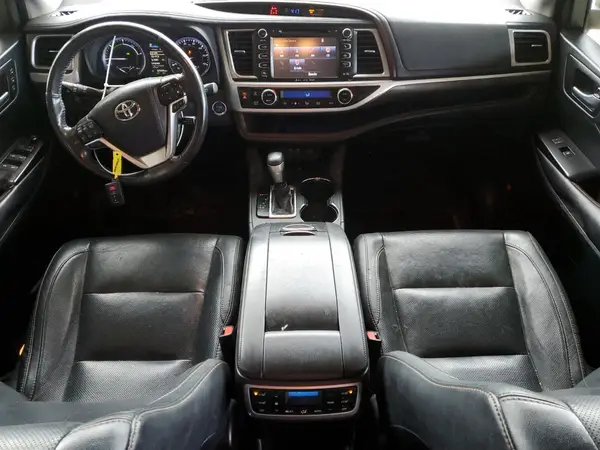 5TDDGRFH5HS024091 2017 TOYOTA HIGHLANDER - Image 8