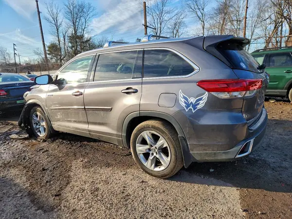 5TDDGRFH5HS027332 2017 TOYOTA HIGHLANDER - Image 2