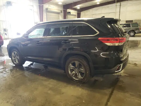 5TDDGRFH5HS028450 2017 TOYOTA HIGHLANDER - Image 2