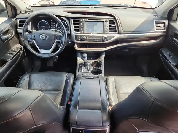 5TDDGRFH5HS031770 2017 TOYOTA HIGHLANDER - Image 8