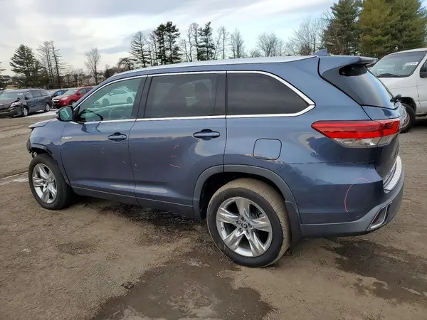 5TDDGRFH5JS046467 2018 TOYOTA HIGHLANDER - Image 2