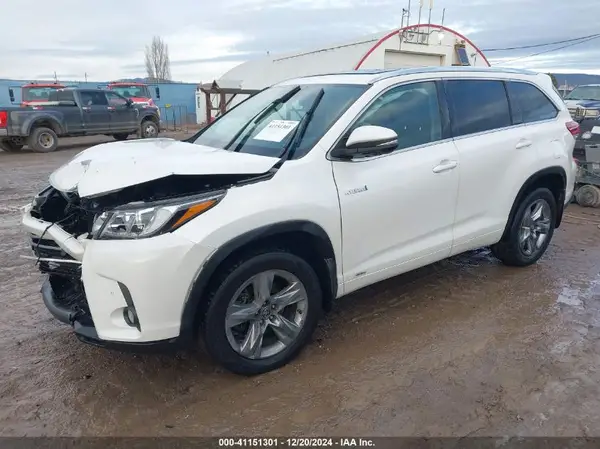 5TDDGRFH5JS047635 2018 TOYOTA HIGHLANDER - Image 2