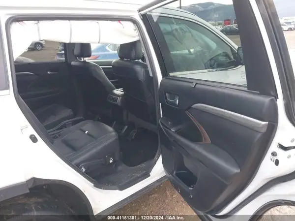 5TDDGRFH5JS047635 2018 TOYOTA HIGHLANDER - Image 8